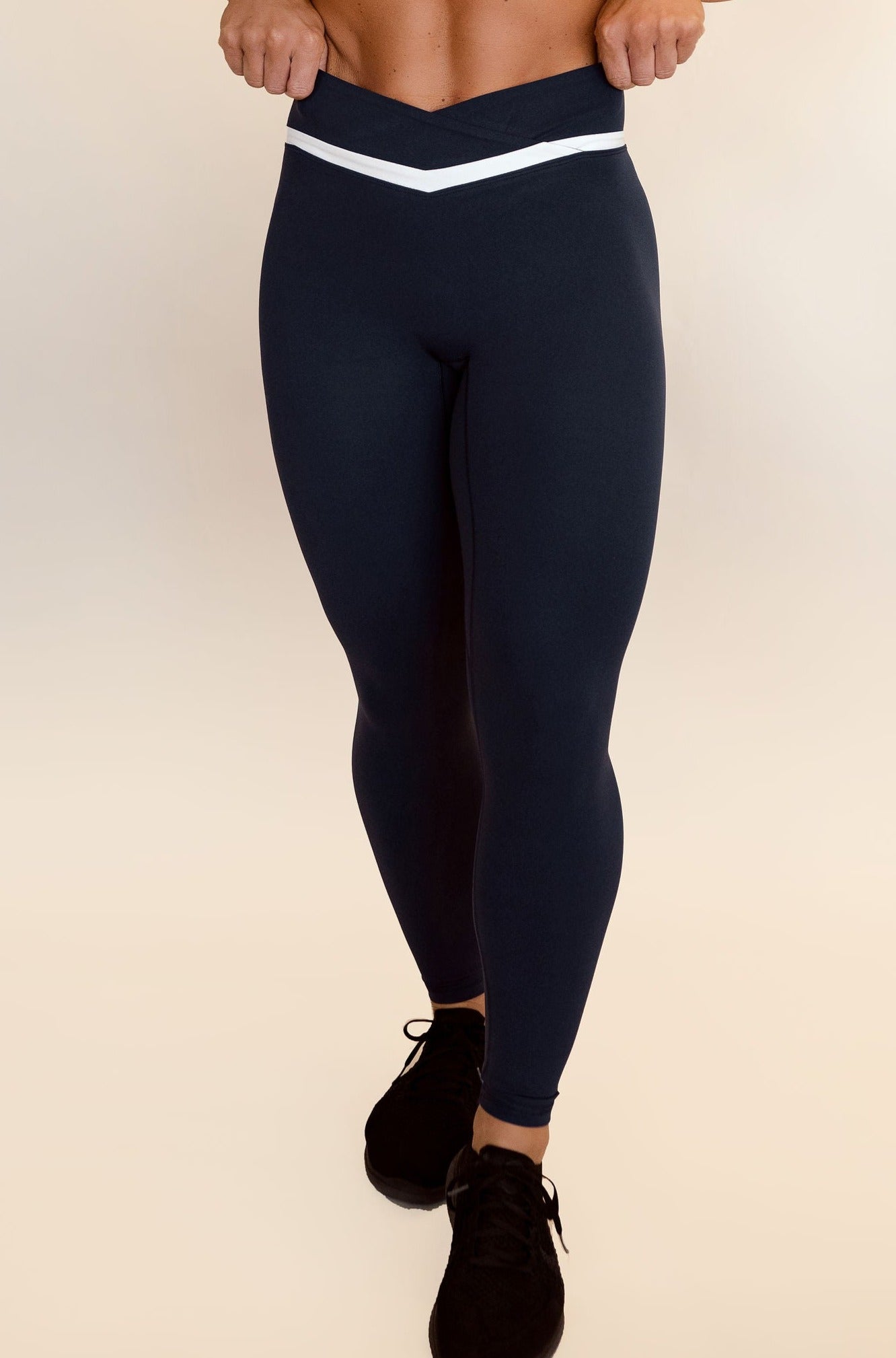 The Sculpted V lined Leggings